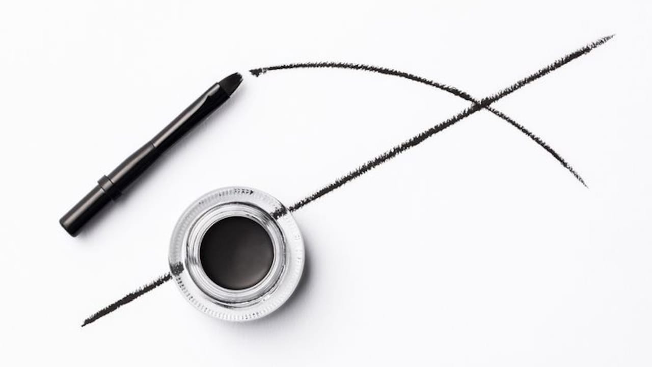 7 Long-Lasting Kajals That Help Prevent Afternoon Smudging