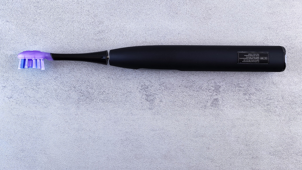 10 Habits That Make Electric Toothbrush Heads Wear Out Faster 10 Habits That Make Electric Toothbrush Heads Wear Out Faster