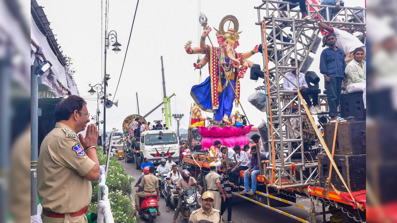 हैदराबाद में गणेश विसर्जन ड्यूटी के दौरान महिला SI से बदसलूकी, आरोपी जिम ओनर फरार