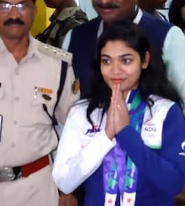 Asian Games Double Silver Medalist Vidarsa K Vinod Receives A Grand Welcome At Thiruvananthapuram Airport