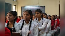 B.ED, BTC और D.El.Ed...यूपी शिक्षक भर्ती में कौन-कौन कर सकता है आवेदन?