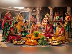 Hartalika Teej 2026 LIVE: हरतालिका तीज का पर्व आज, सुहागिन महिलाएं रखेंगी निर्जला व्रत, शिव-पार्वती की पूजा के लिए सजे मंदिर