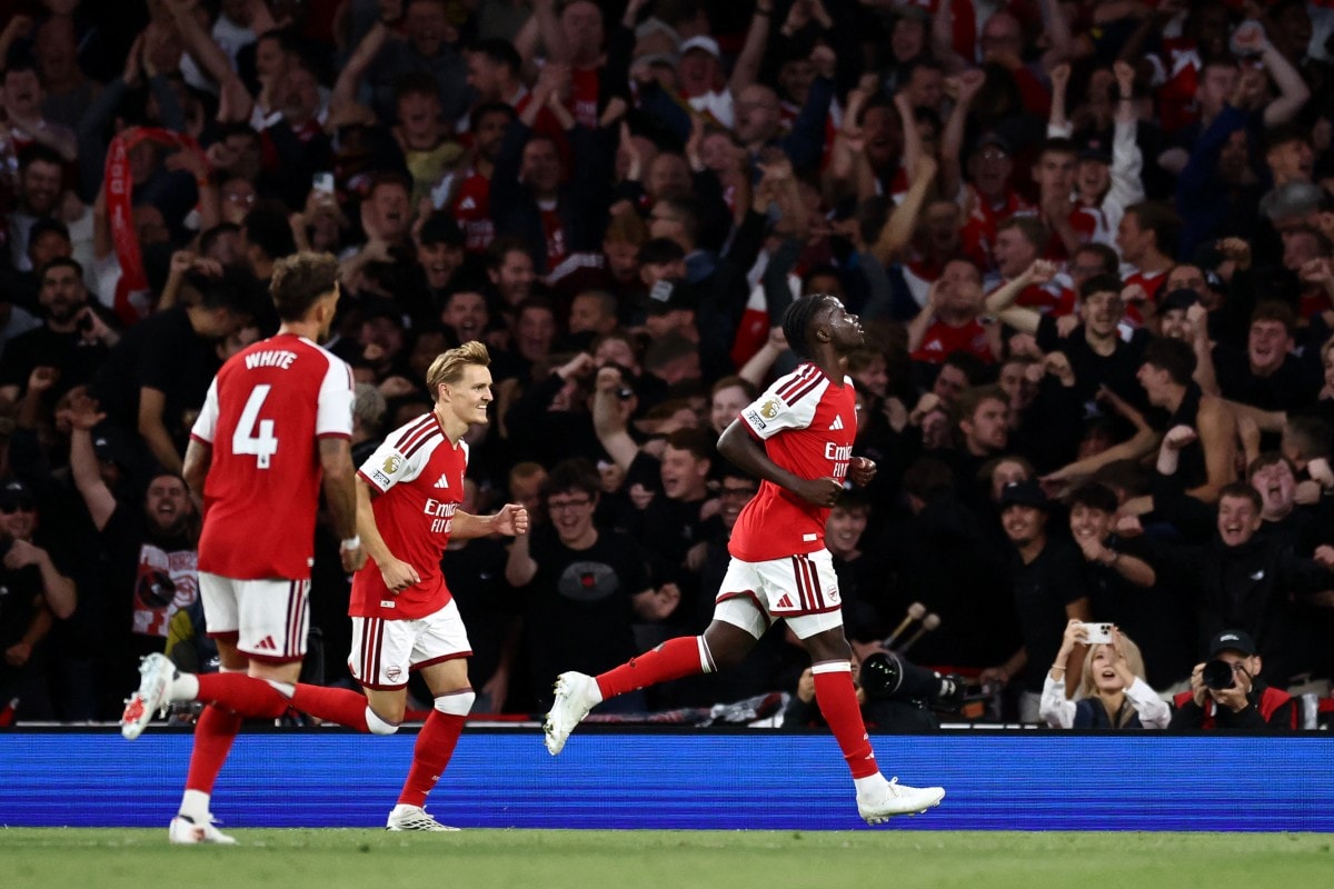 Arsenal host Chelsea as Tottenham look to end slump in Premier League weekend