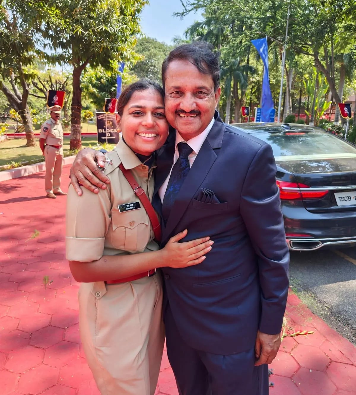 ips isha singh dcp delhi police legal cell upsc success story