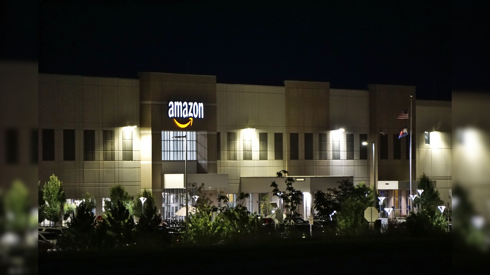 Off Network Icon Amazon Reaches Back To Laid-Off Workers For AI Roles Amid Hiring Shift ...