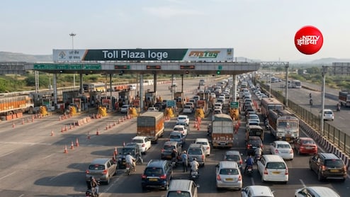 Toll Plaza पर 100 मीटर गाड़ियों की लंबी कतार हो तो नहीं देना होगा टैक्स? NHAI ने बताई सच्चाई
