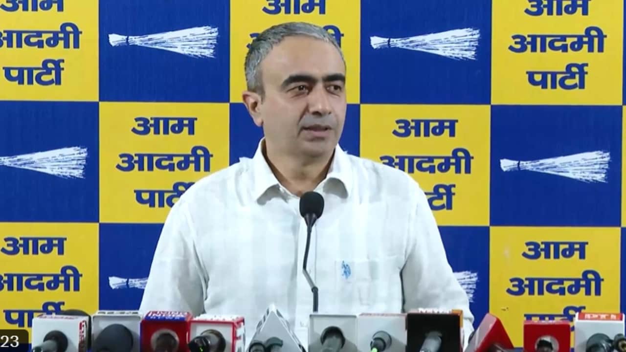 आम आदमी पार्टी ने राघव चड्ढा पर साधा निशाना, पूछा- स्पेशल रफ्तार से कैसे बना वोट?