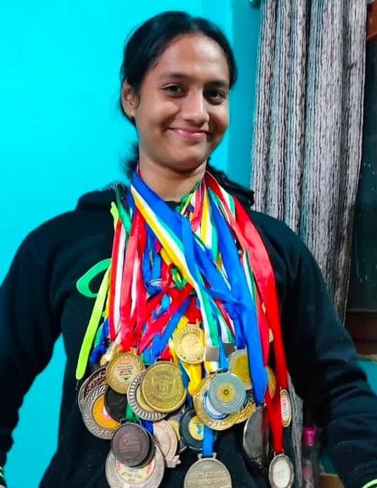 Success Story aarushi pandey bhopal commissioned indian army officer ota gaya