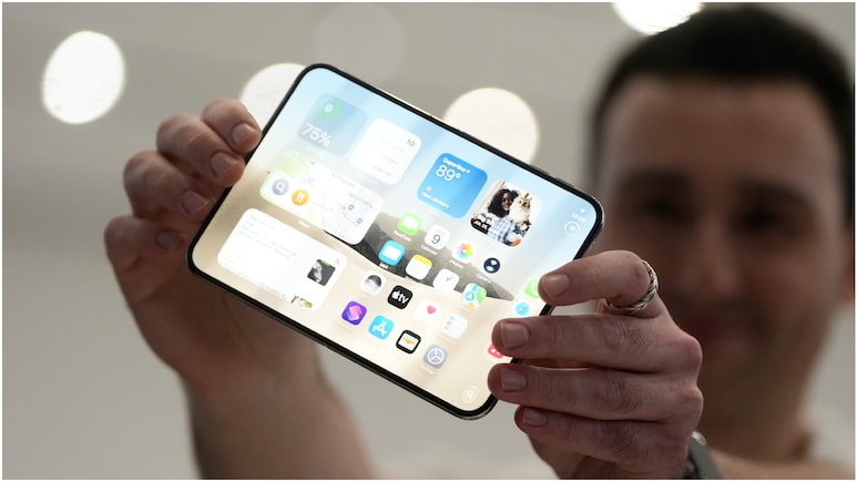 अमेरिका में 11 दिन, भारत में 1 साल; जानिए 3 लाख के Apple iPhone Duo खरीदने के लिए किस देश में कितना समय लगेगा?