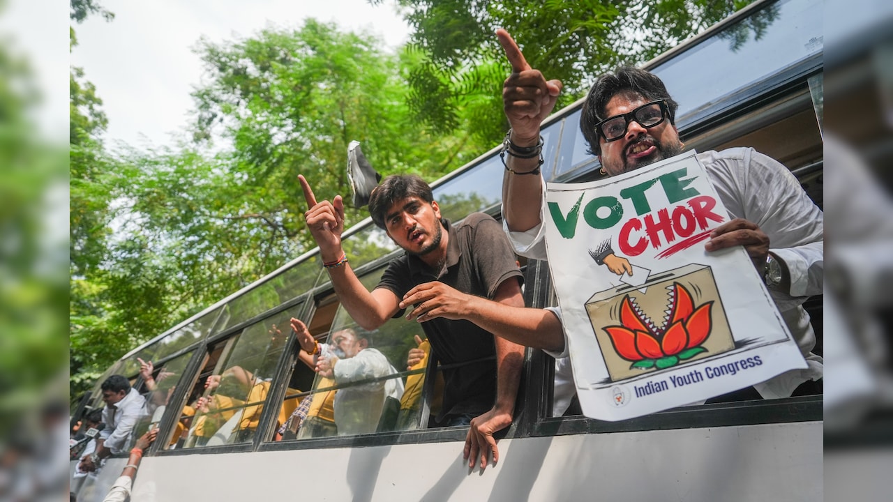 Congress workers detained in Delhi. PTI Photo Congress workers detained in Delhi. PTI Photo