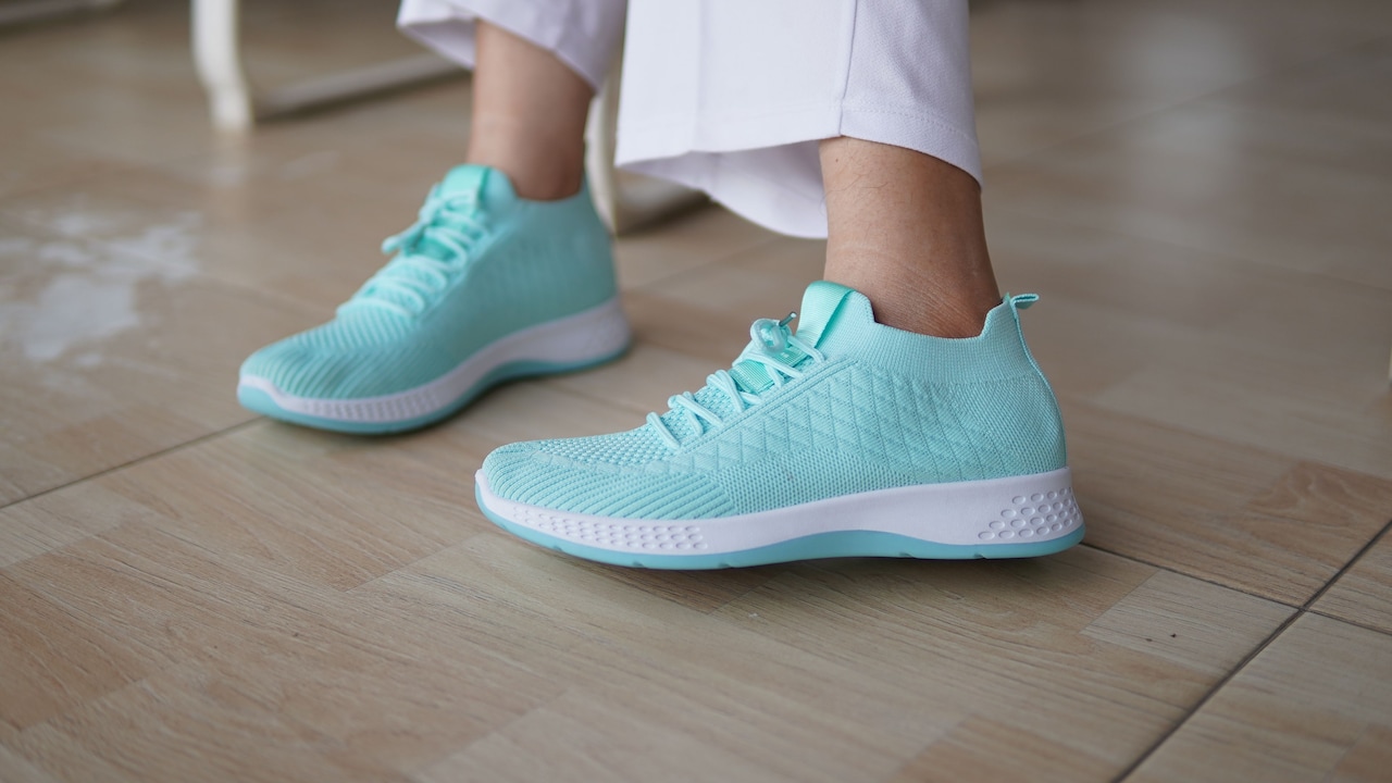 How To Clean Canvas Shoes Without Warping, Shrinking Or Losing Shape
