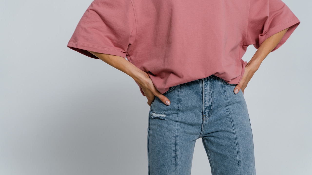 10 Oversized Shirt Styling Mistakes That Add Unwanted Bulk