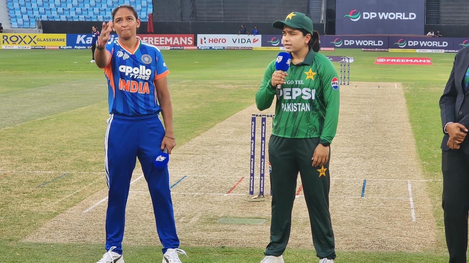 India Captain Harmanpreet Kaur Avoids Handshake With Her Pakistan Counterpart At Toss. Video Viral