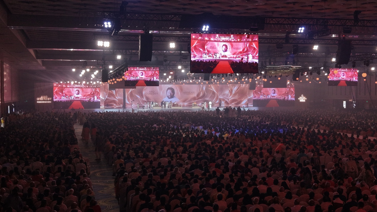 Musical being performed on the life of Pujya Gurudevshri Rakeshji by around 600 devotees Musical being performed on the life of Pujya Gurudevshri Rakeshji by around 600 devotees