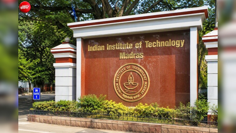 पक्षियों की उड़ान से मिला आइडिया, IIT Madras ने बनाई विमान के पंखों को स्मार्ट बनाने वाली तकनीक