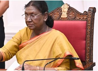 President Murmu's Message To Stars: Spread Light, Not Darkness, Be Healthy
