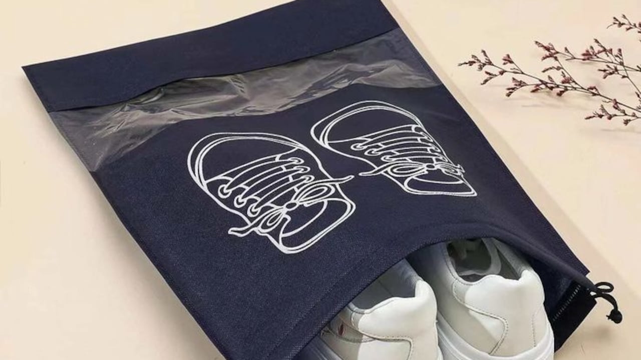 5 Shoe Bags For Keeping Dirty Soles Away From Packed Clothes 5 Shoe Bags For Keeping Dirty Soles Away From Packed Clothes