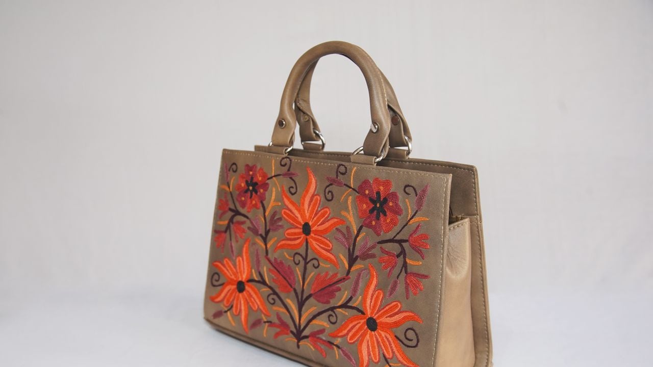 What causes damage to the inner lining of handbags What causes damage to the inner lining of handbags