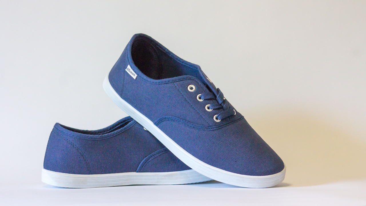 10 Reasons Canvas Shoes Lose Shape After Washing And How To Fix It