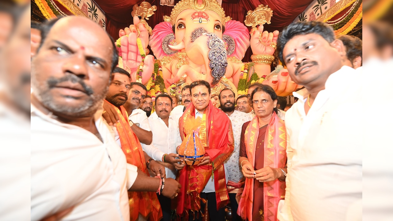 Tr Rama Rao Hyderabad Ganpati KCR KTR: Political Songs At Ganesh Fest, A Police ...