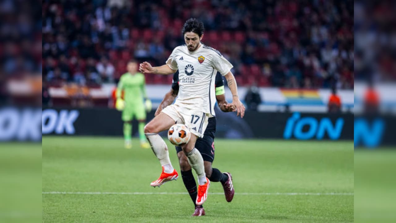 Sardar Azmoun Recalled To Iran Squad Four Months After Controversial World Cup Omission