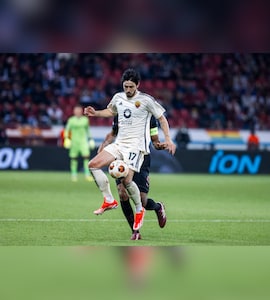 Sardar Azmoun Recalled To Iran Squad Four Months After Controversial World Cup Omission