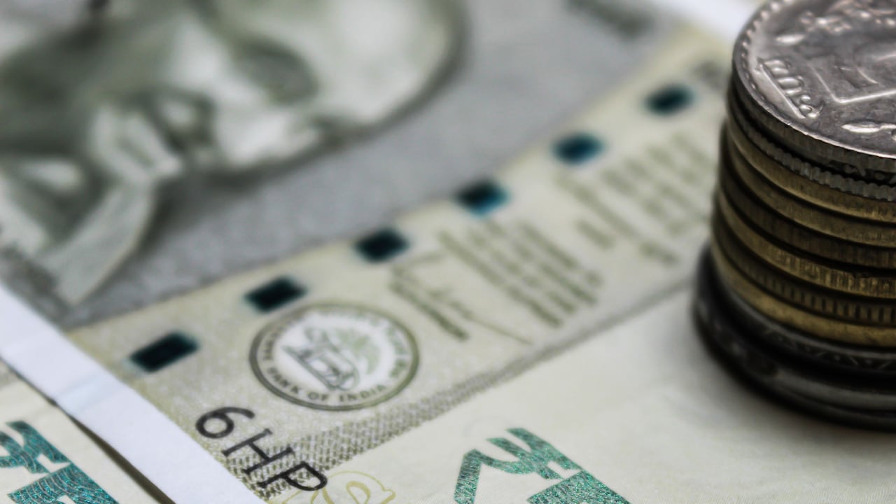Rs 50,000 Credit Card Bill: Pay It Now Or Convert It Into EMI?