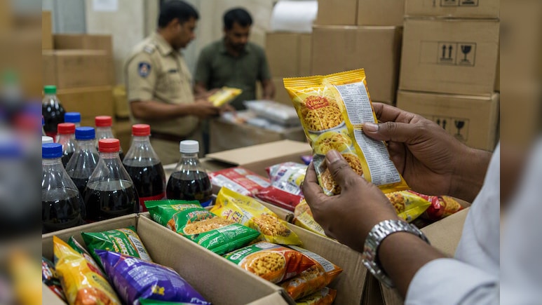 मुंबई में चल रहा था Maggi, Lay's, Kurkure पर एक्सपायरी डेट बदलने का खेल! FDA की कार्रवाई में बड़ा खुलासा