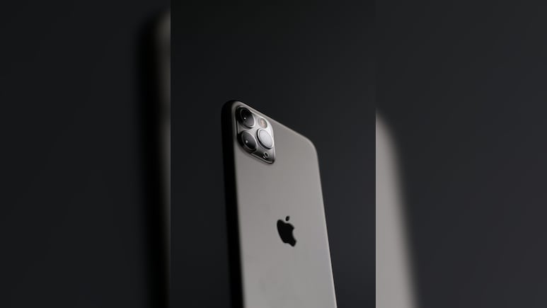 Apple Faces Regulatory Probe In India Over 'Costly iPhone Repairs' Tied To iOS 18