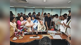 Slogans, Torn Kurtas In AAP vs BJP During Delhi Civic Body Panel Election