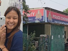 'Is This iPhone 18?' 2 Men On Bike Ask Woman In E-Rickshaw, Then Snatch It