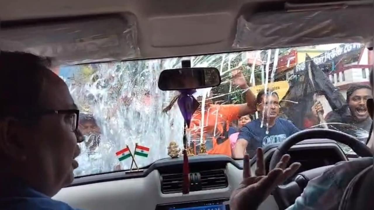Political Violence Disrupts Ruling Party Operations in West Bengal