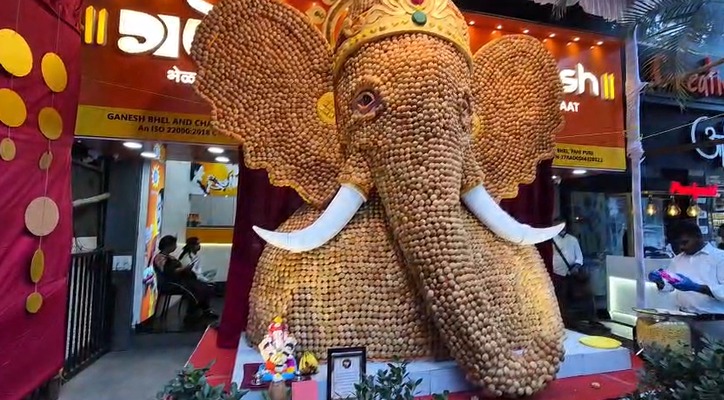 Pune Chaat Shop Owners Create 13-Foot-Tall Ganesha Idol From 21,000 Pani Puris