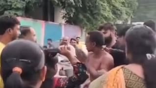 रेपिस्ट की सरेराह पिटाई, पीड़िता को जबरदस्ती गाड़ी में बैठा रहा था आरोपी, शोर मचाने पर लोगों ने बचाया