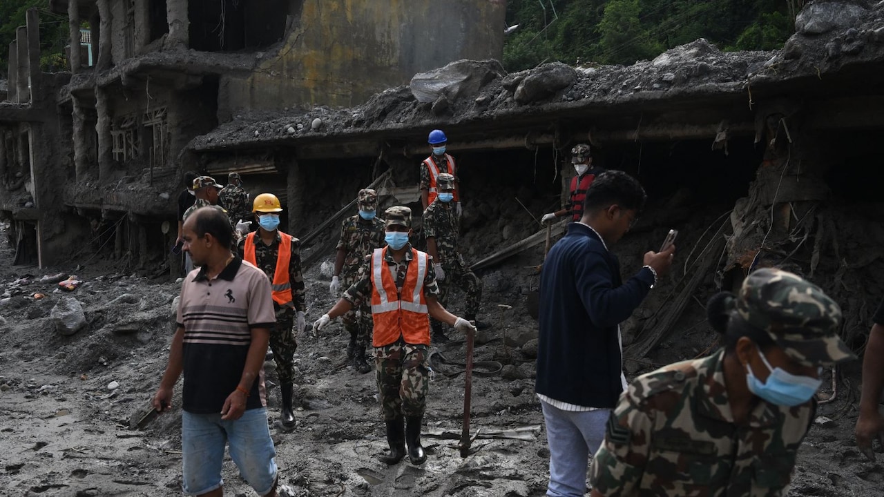 नेपाल बाढ़ में मरने वालों की संख्या बढ़कर 1127 हुई, मदद लेकर भारत का 5वां विमान रवाना