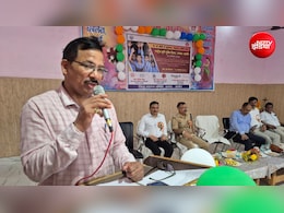 दो करोड़ का इनाम पाने वाले डीएम राजेश कुमार पांडेय कौन हैं? जिन्हें जालौन से हटाया गया
