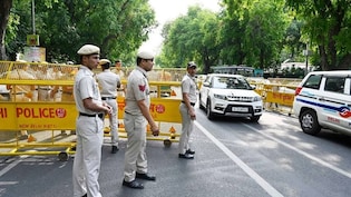 'छेड़ते रहे, पीछा किया, फिर धक्का देकर गिरा दिया', अब करानी पड़ेगी प्लास्टिक सर्जरी, दिल्ली में फिर दरिंदगी