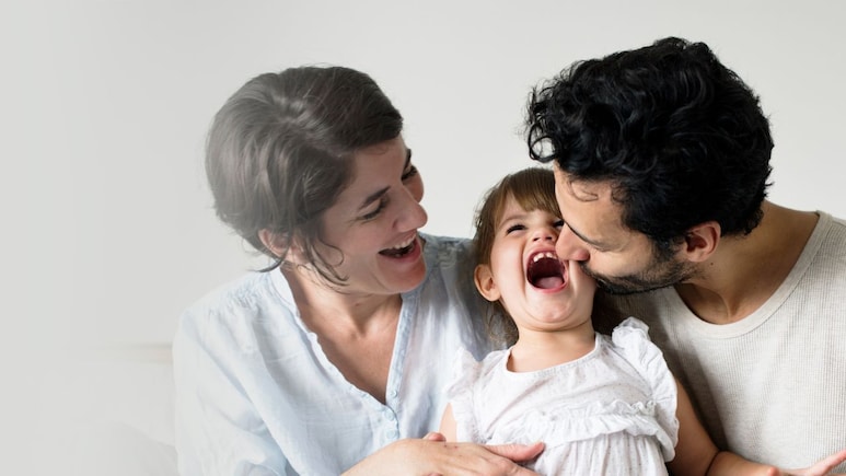 बच्चे की अच्छी परवरिश के लिए हर माता-पिता को जरूर बनाने चाहिए ये 5 रूल, Parenting Expert से जान लें