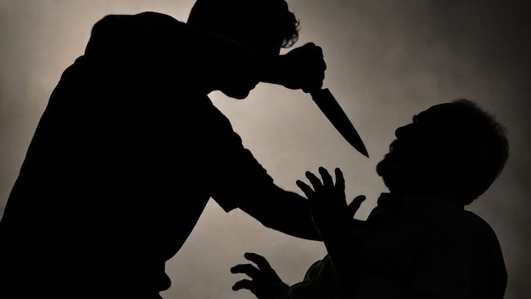 कलयुग देख लो! पिता ने रुपये नहीं दिए तो बेटे ने चाकू से कर दिया वार