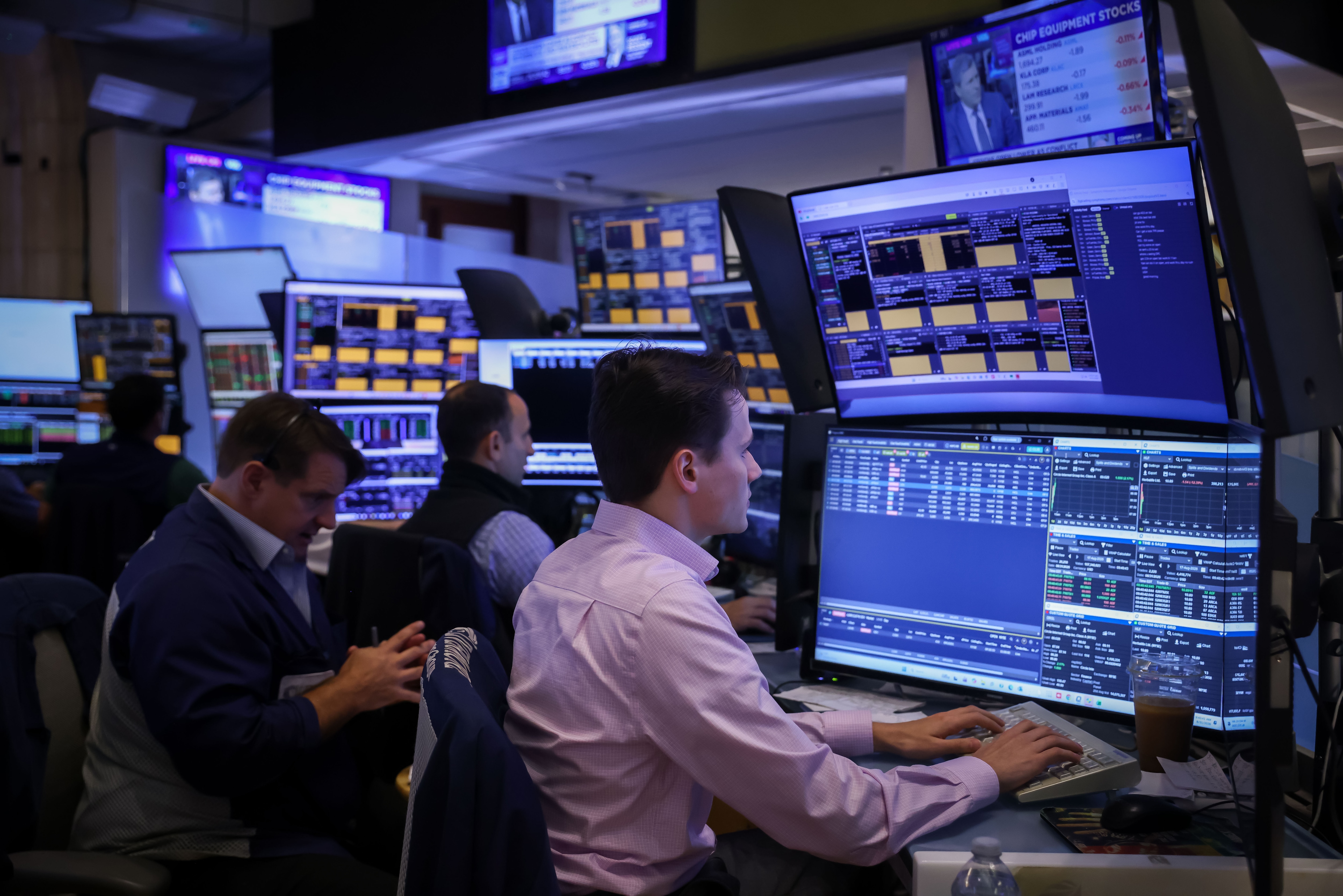 S&P 500 rises on rate-hike outlook as Nasdaq also climbs