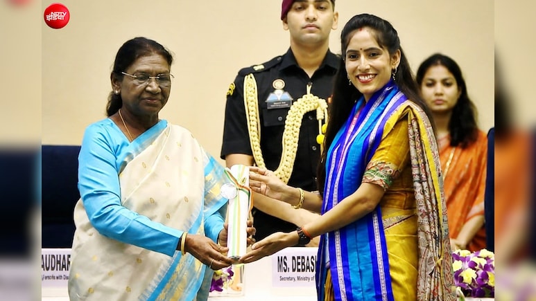 Success Story : उंगलियों से पहाड़ा, शरीर से हिंदी की मात्रा..पढ़ाने के अनोखे तरीके को मिला राष्ट्रपति सम्मान