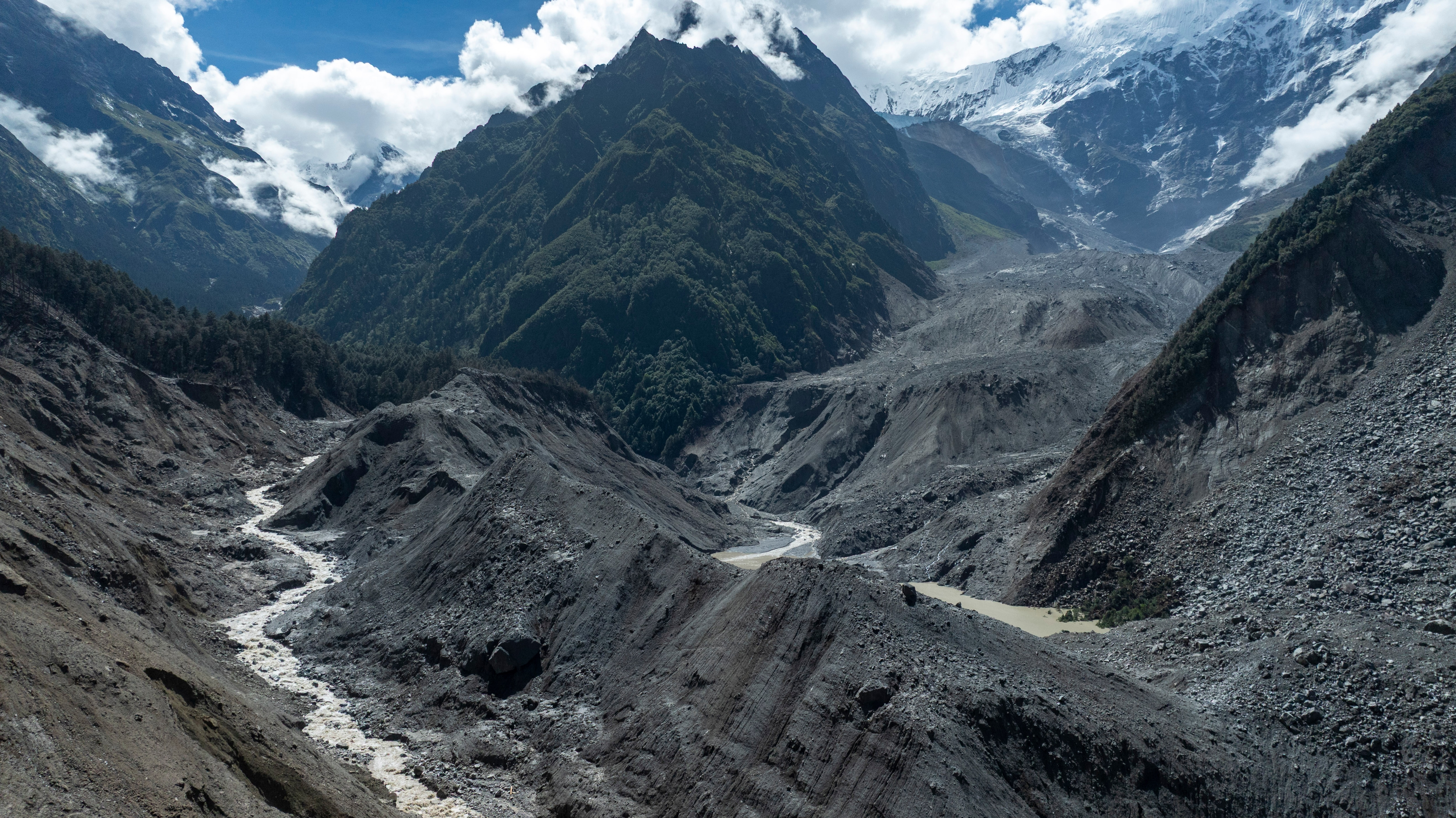 तिब्बत में आया बड़ा भूकंप, नेपाल में बाढ़ की आपदा के एक हफ्ते बाद हिली धरती