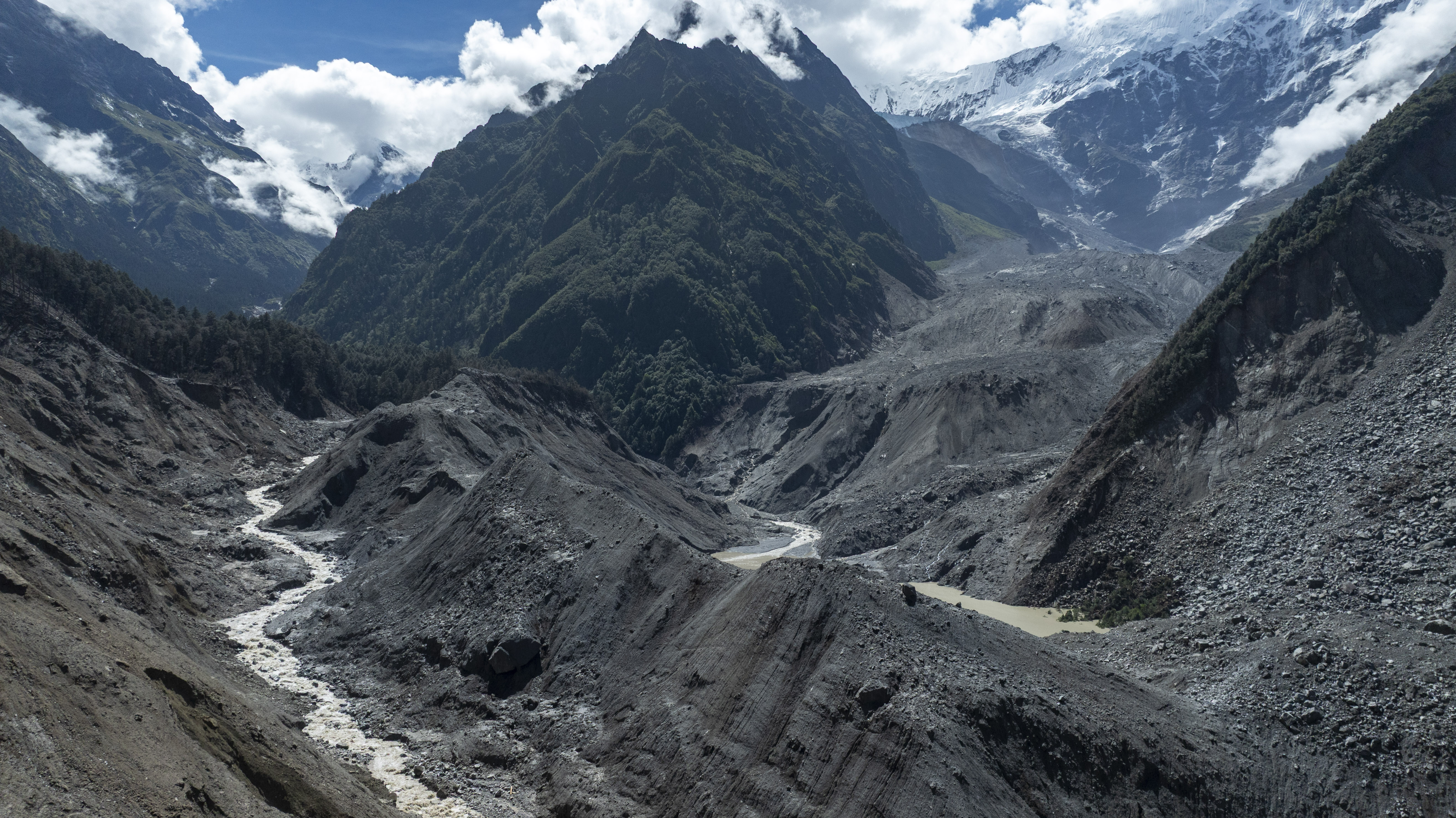 तिब्बत में आया बड़ा भूकंप, नेपाल में बाढ़ की आपदा के एक हफ्ते बाद हिली धरती