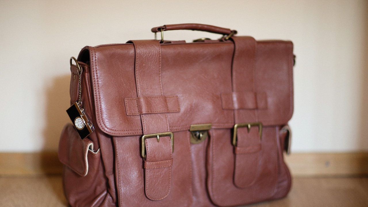 7 Messenger Bags For Work, College And Daily Commutes 7 Messenger Bags For Work, College And Daily Commutes