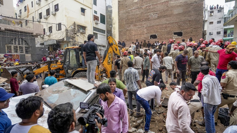 Delhi Satya Niketan Building Collapse: Five Civic Body Officials Suspended