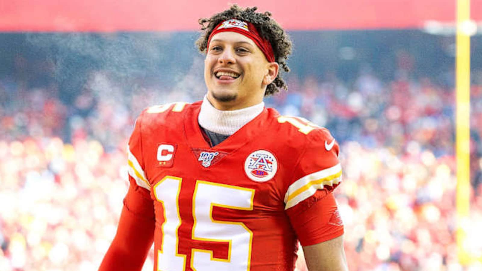 Patrick Mahomes’ Chiefs Teammates Make LeBron James Comparison After QB’s Remarkable Start Following ACL Injury