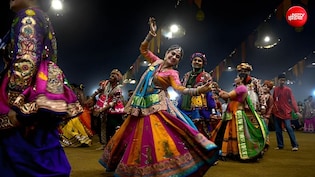 गरबा में मुस्लिमों की एंट्री बैन करने की विहिप की मांग का केंद्रीय मंत्री ने किया विरोध, अमृता फडणवीस भी साथ