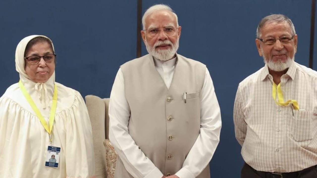 करोड़ों की जमीन पर 15 साल का कब्जा 8 दिन में खत्म, पीएम मोदी से मिलते ही स्कूली दोस्त असगर अली की कैसे बदली किस्मत