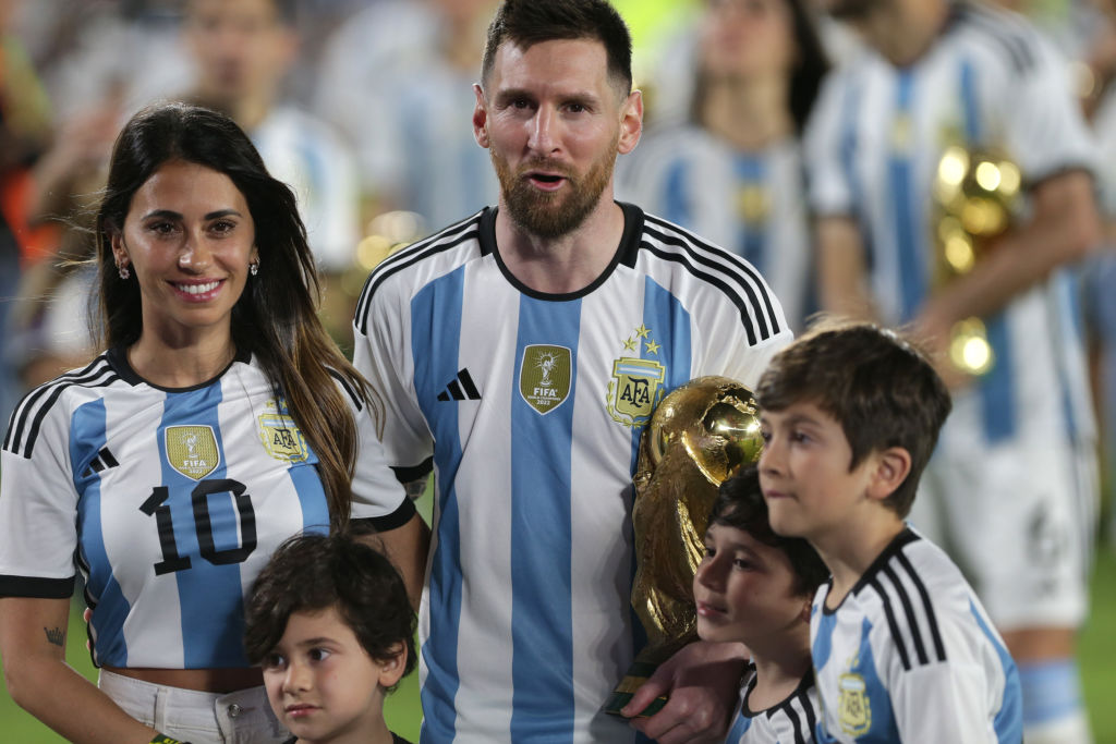 Messi's Wife's Emotional Note After Argentina Retirement: 'Watched You Suffer'