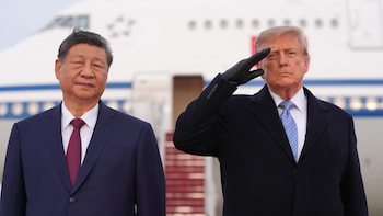 Viral Video: Donald Trump Winces At B-1 Bomber Noise, Xi Jinping Remains Unfazed